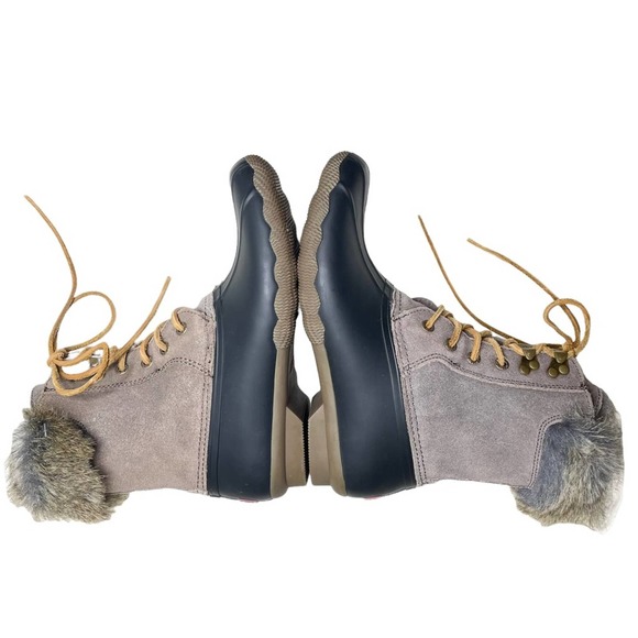Women's Sperry gray suede faux fur trim waterproof duck boots size 7 - Picture 3 of 7